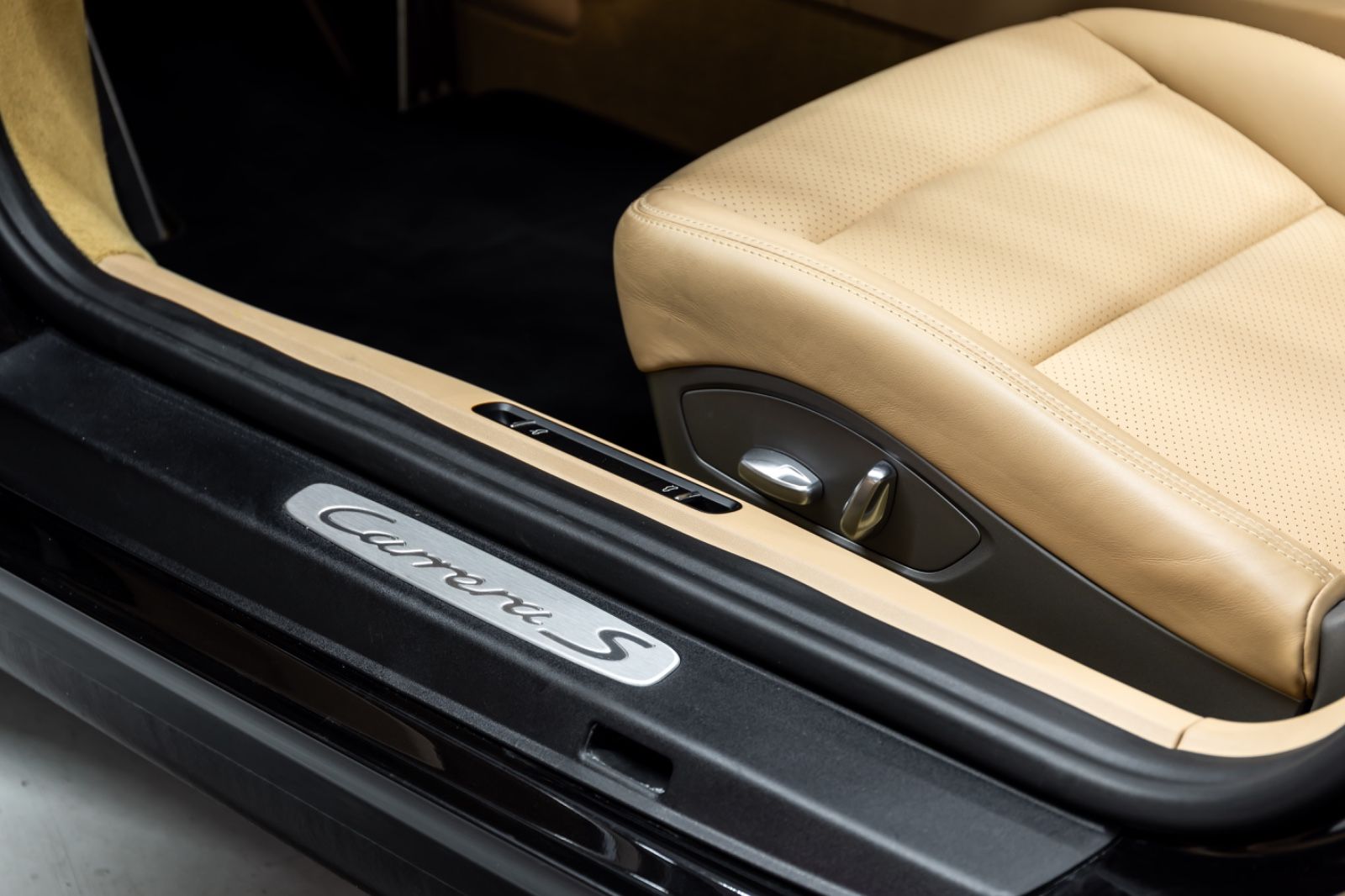 Fahrzeugabbildung Porsche 911 Carrera S Cabriolet I Sport Chrono I 1. Hand