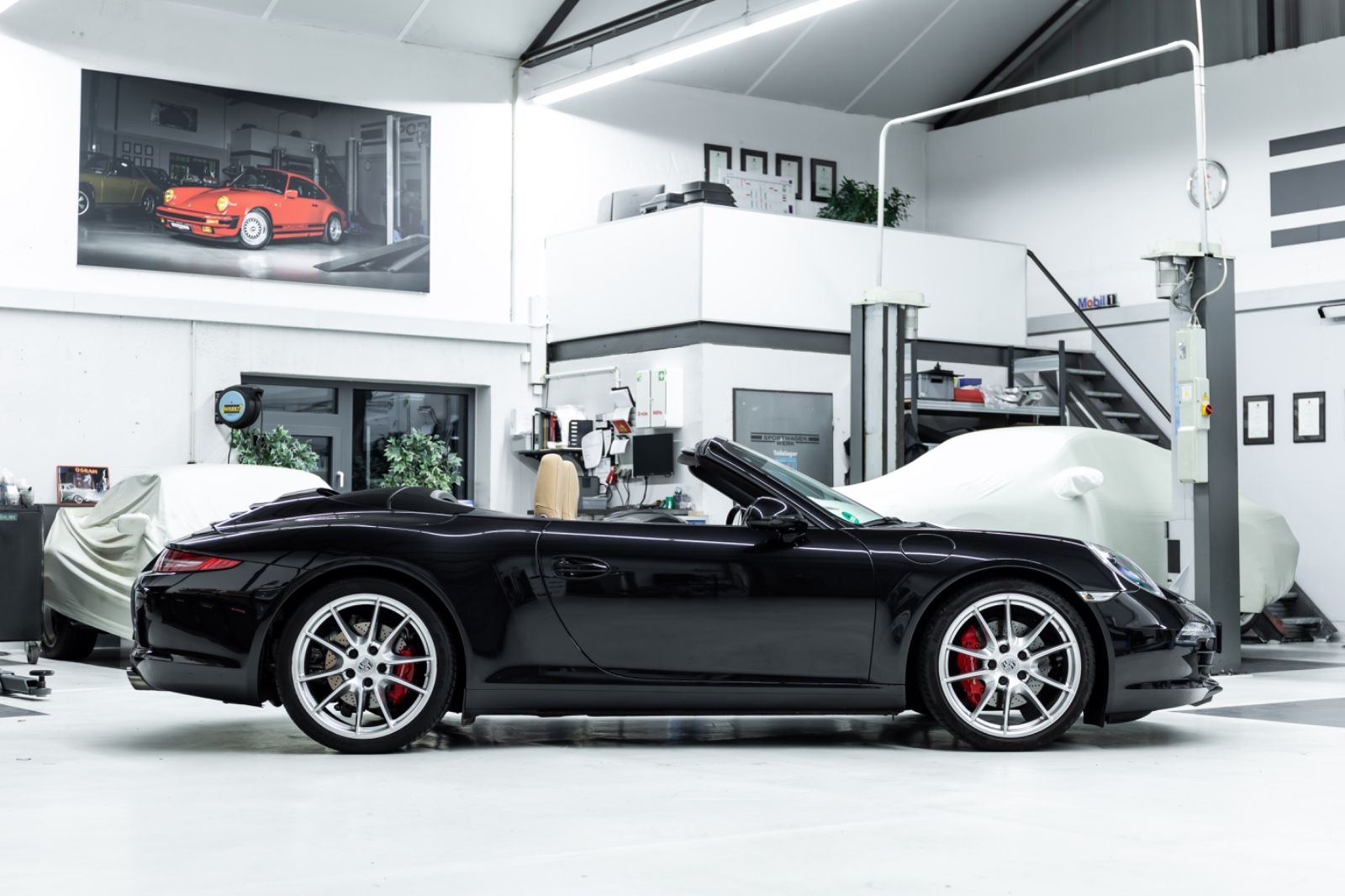 Fahrzeugabbildung Porsche 911 Carrera S Cabriolet I Sport Chrono I 1. Hand