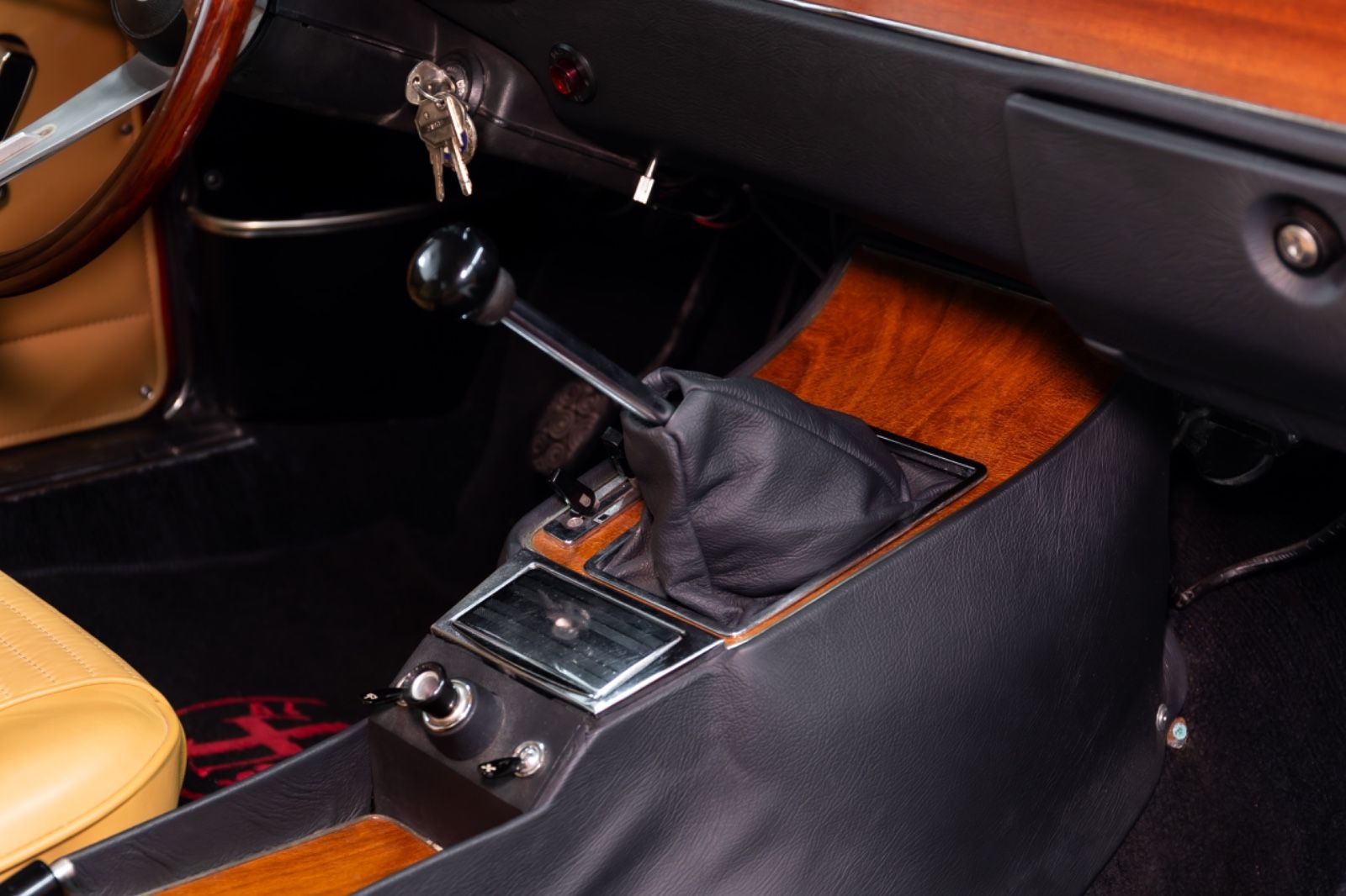 Fahrzeugabbildung Alfa Romeo 2000 GT Veloce I Note 2+ I H-Zulassung