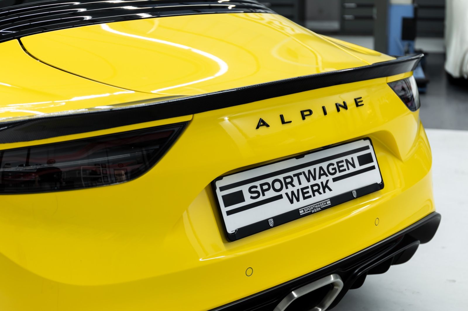 Fahrzeugabbildung Renault A110 S Color Edition I K&W I Carbon I 1. Hand