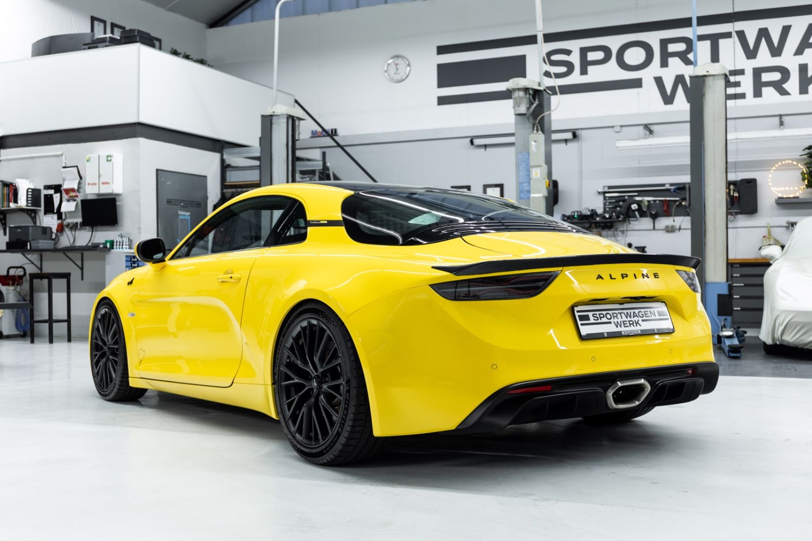 Fahrzeugabbildung Renault A110 S Color Edition I K&W I Carbon I 1. Hand