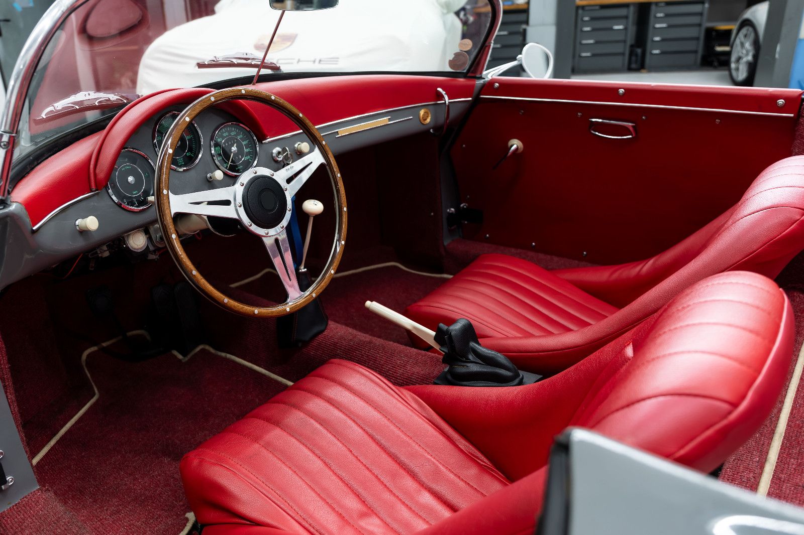 Fahrzeugabbildung Volkswagen Speedster 356 Replika 1974 I H-Zulassung I Weber