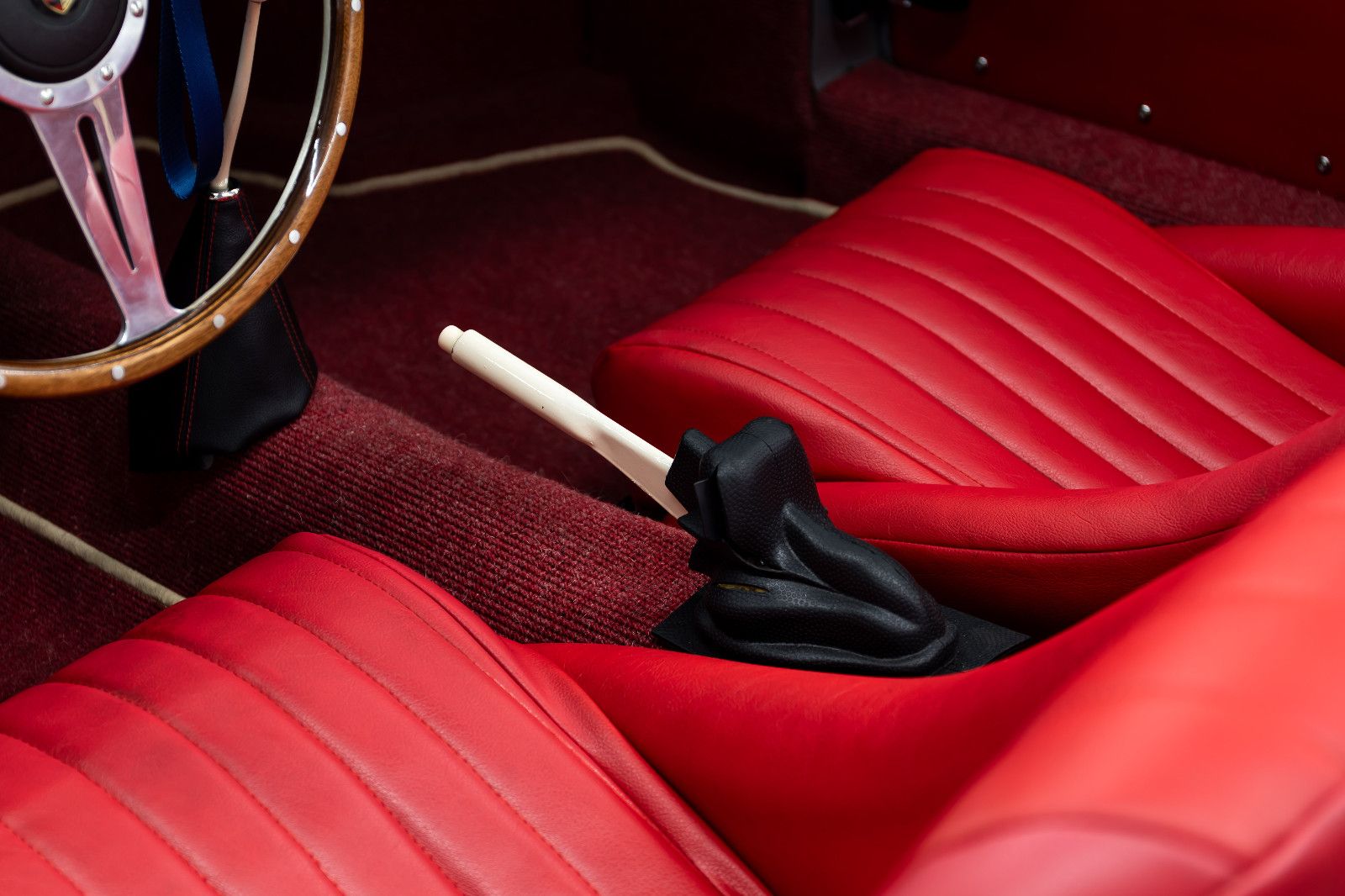 Fahrzeugabbildung Volkswagen Speedster 356 Replika 1974 I H-Zulassung I Weber