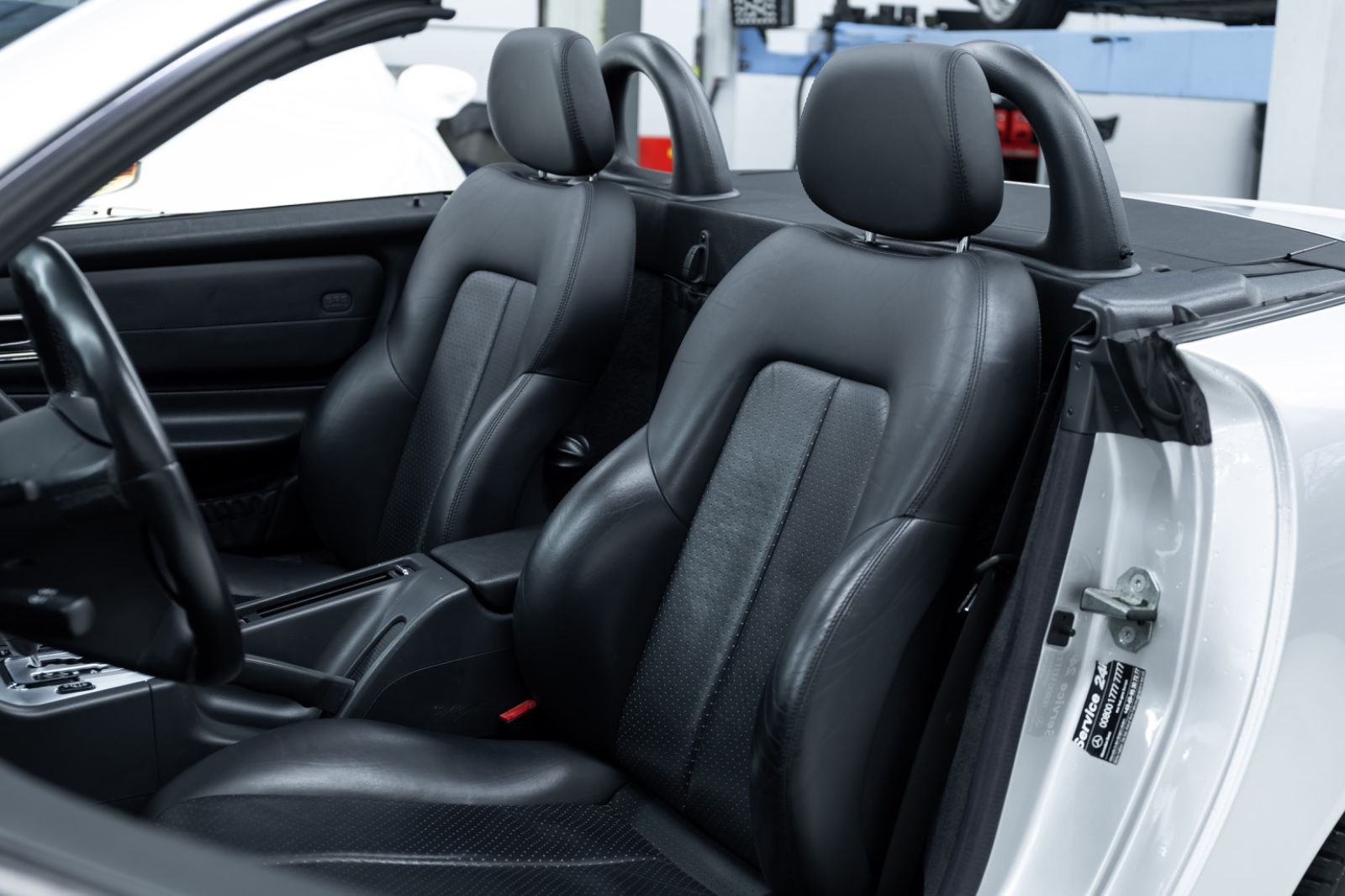 Fahrzeugabbildung Mercedes-Benz SLK 200 Kompressor SPECIAL EDITION I 1. Hand