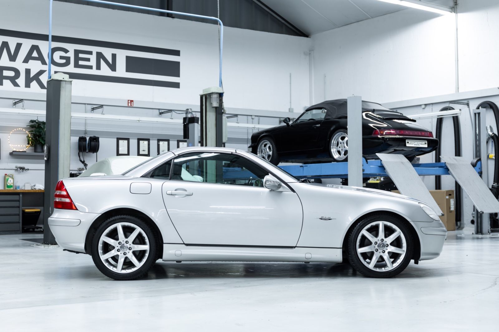 Fahrzeugabbildung Mercedes-Benz SLK 200 Kompressor SPECIAL EDITION I 1. Hand