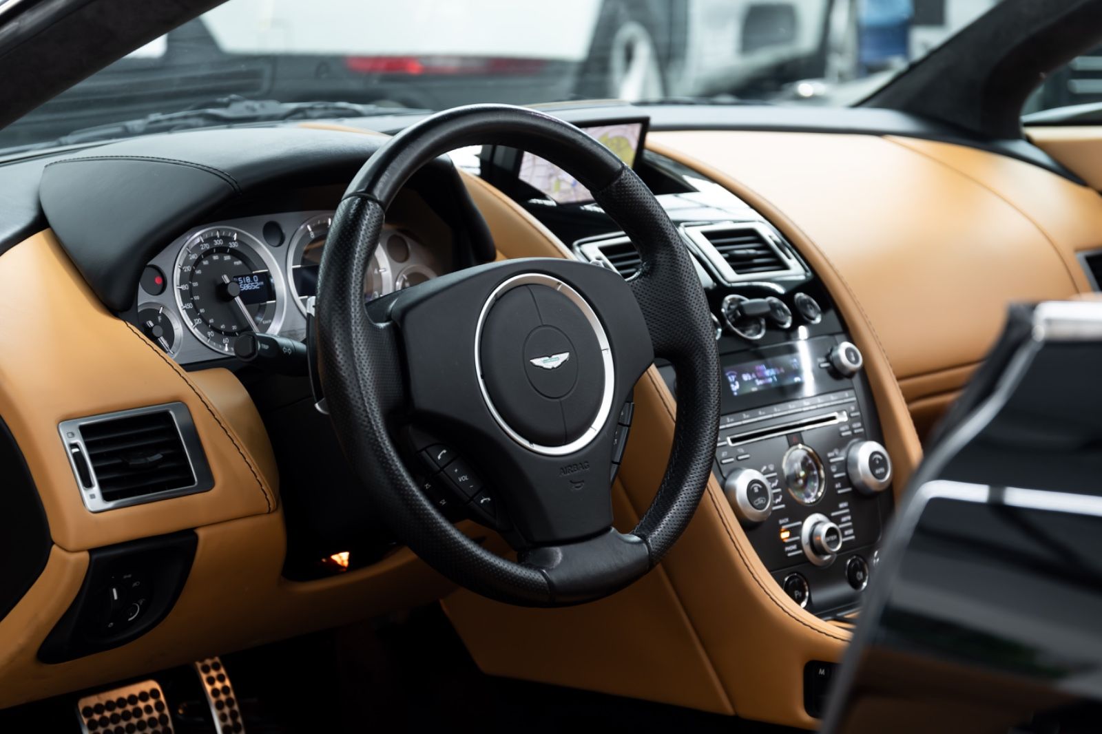 Fahrzeugabbildung Aston Martin V8 Vantage Roadster I Deutsches KFZ I 1a Zustand