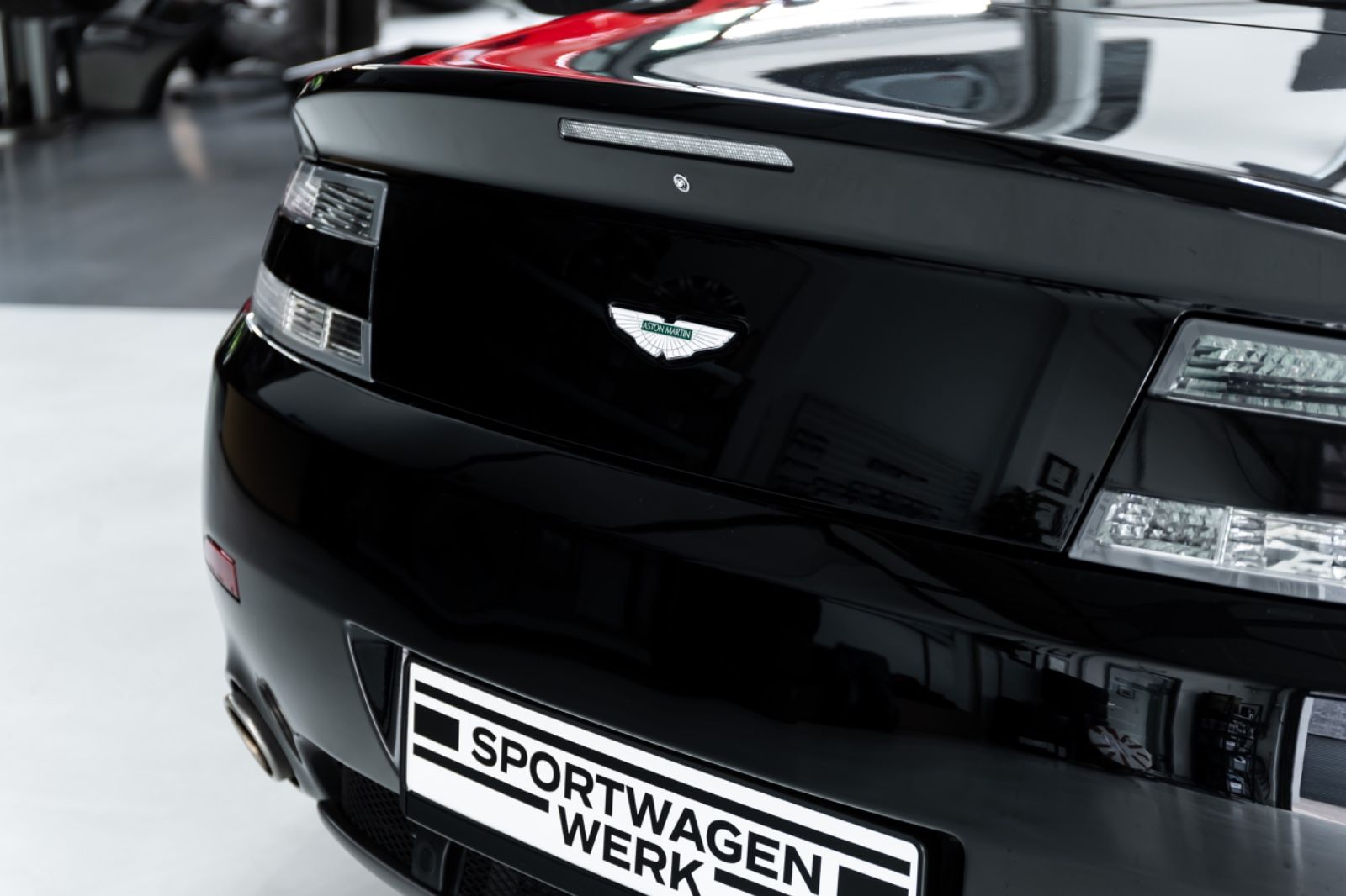 Fahrzeugabbildung Aston Martin V8 Vantage Roadster I Deutsches KFZ I 1a Zustand