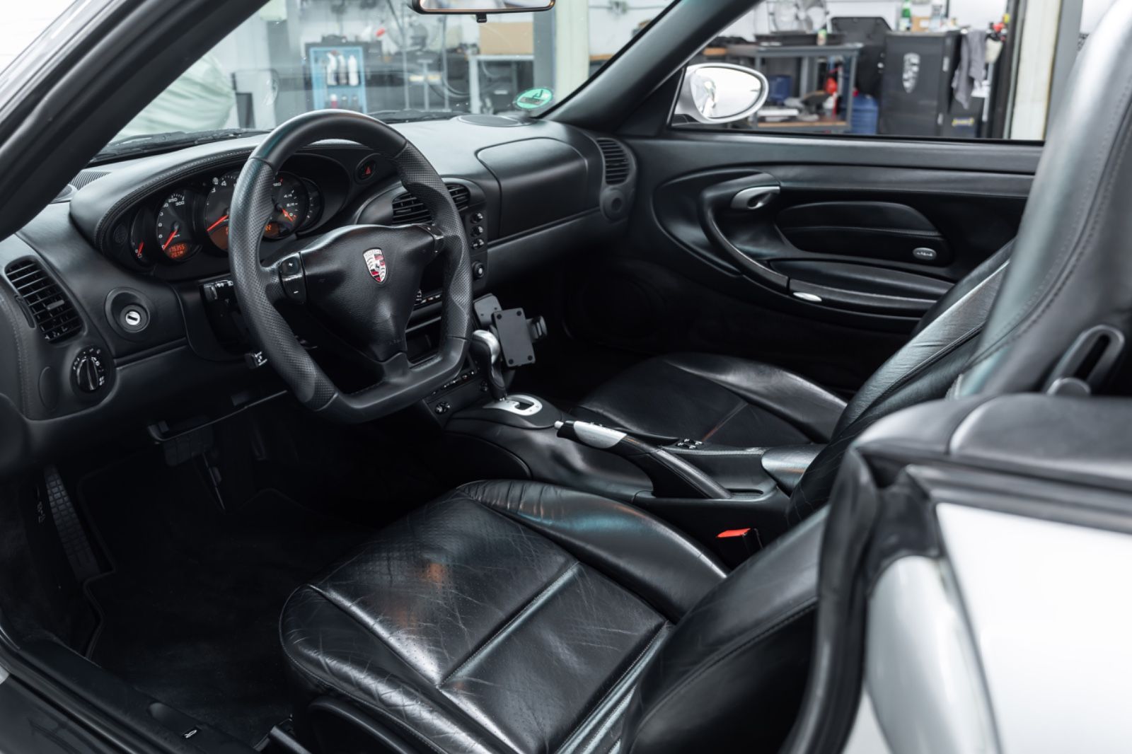 Fahrzeugabbildung Porsche 996 I 911 Carrera Cabriolet I 2. Hand I AT-Motor