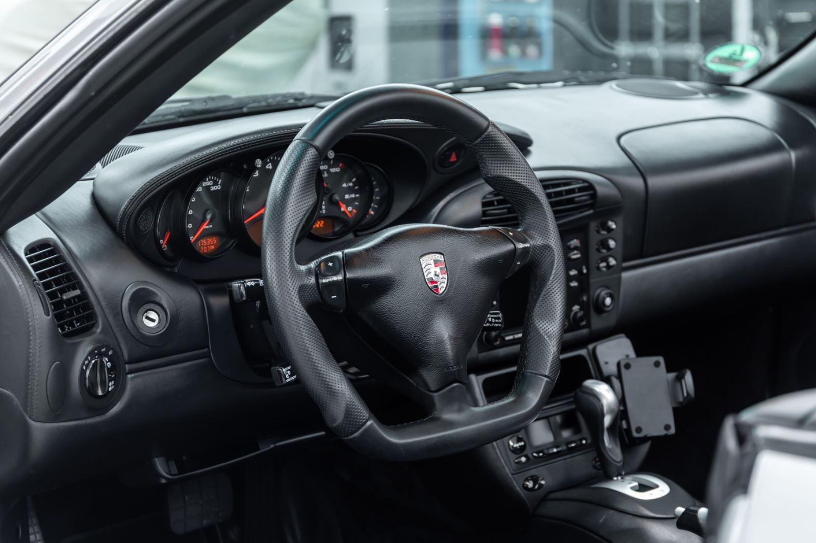 Fahrzeugabbildung Porsche 996 I 911 Carrera Cabriolet I 2. Hand I AT-Motor