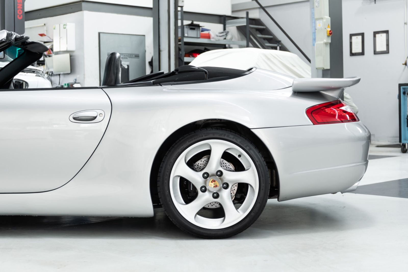 Fahrzeugabbildung Porsche 996 I 911 Carrera Cabriolet I 2. Hand I AT-Motor